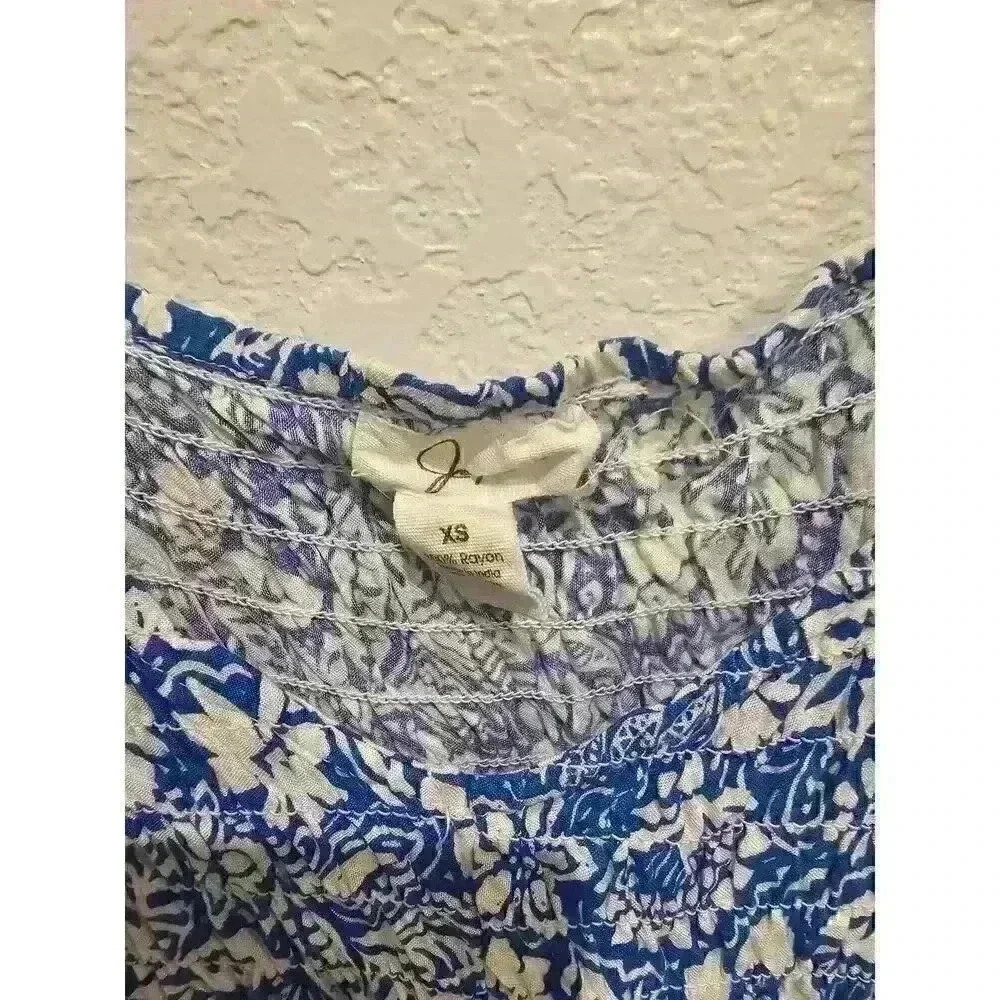 Japna farm rio mattise inspired blue on white ruffled top. Size XS - Picture 3 of 3